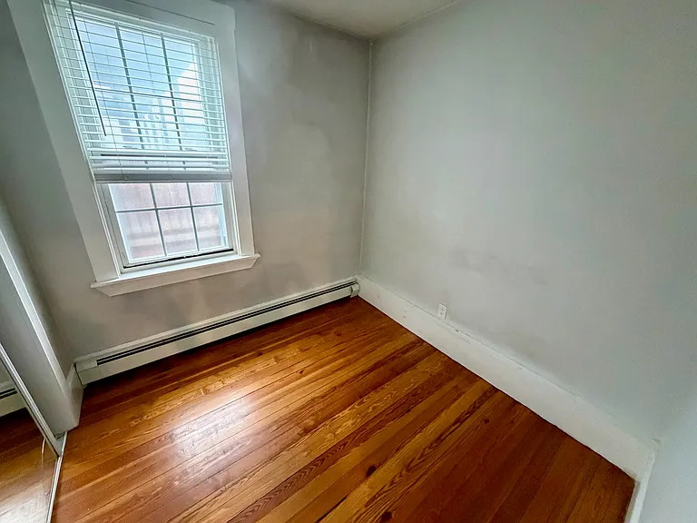 324 Chelsea St #3 — Photo 9