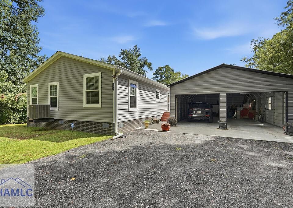 1st image of 454 Pine Ave