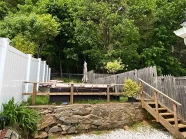 454 Undercliff Avenue image 13 of 16