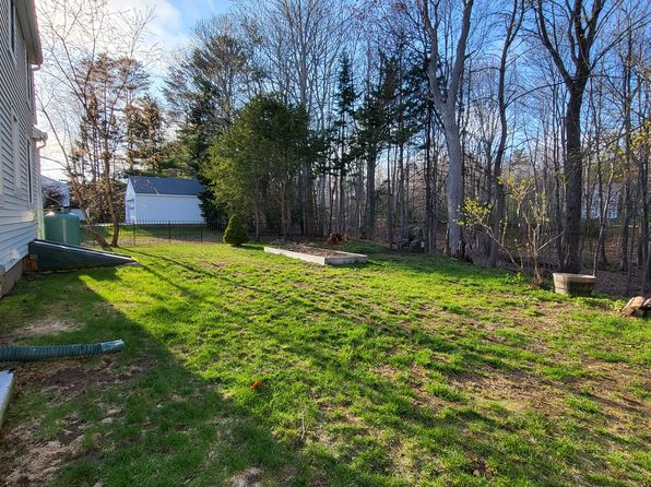60 Bourne Ave, Wells, ME 04090
