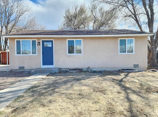 22 Taos Rd, Pueblo, CO 81001
