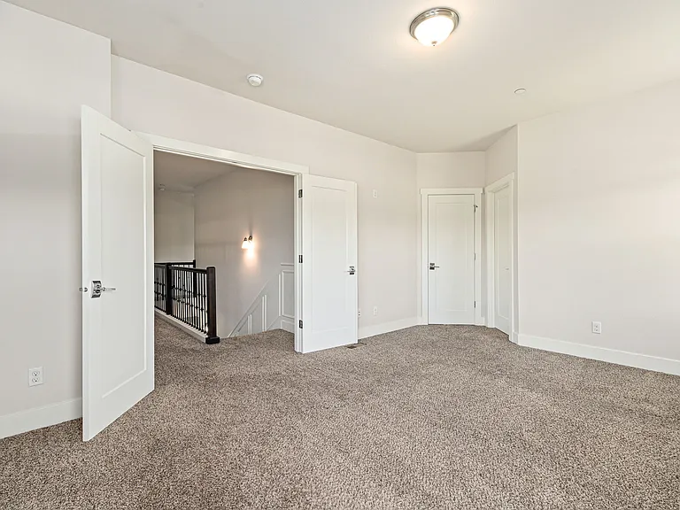 7663 S 132nd St — Photo 15