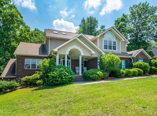 123 Oakview Club Dr, Macon, GA 31216