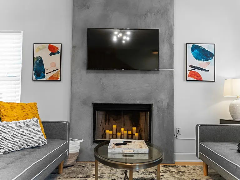 604 Julian St NW — Photo 16