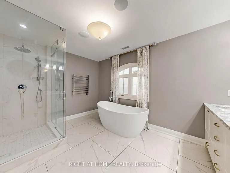 67 Bonnyview Dr — Photo 22