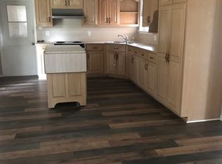 620 S 7th St, Nederland, TX 77627
