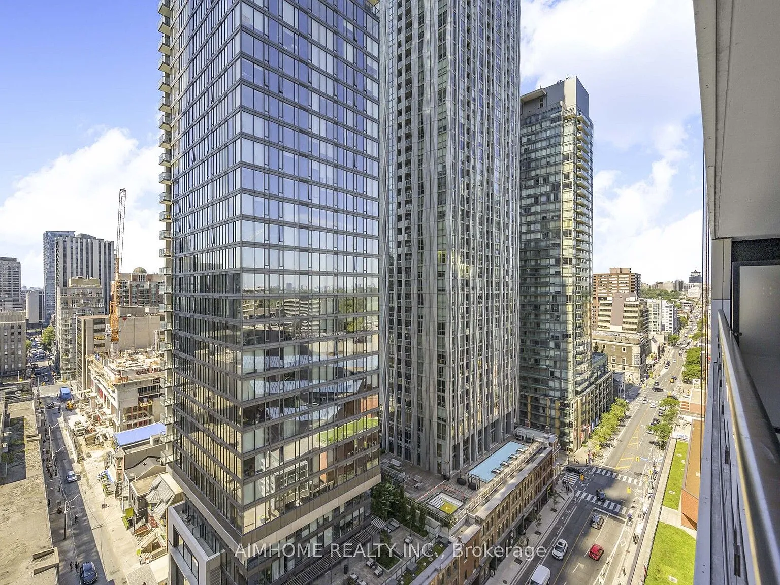 771 Yonge St — Photo 1