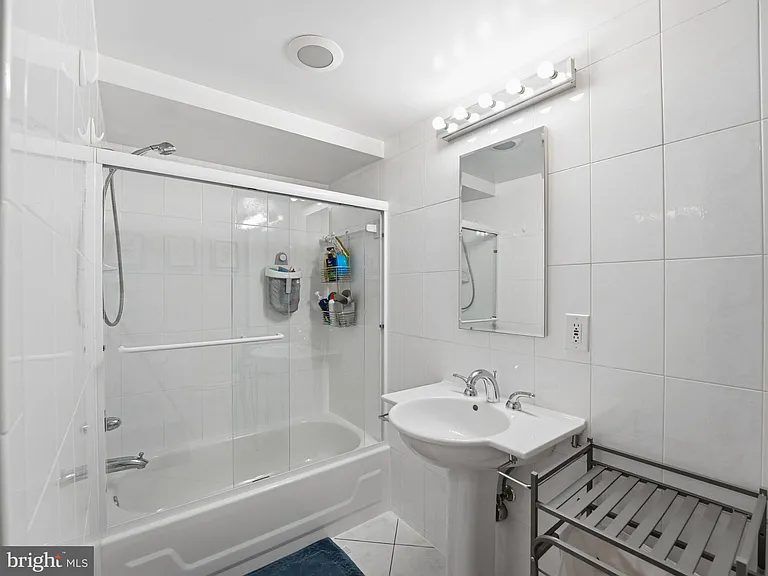 405 Underhill Pl — Photo 21