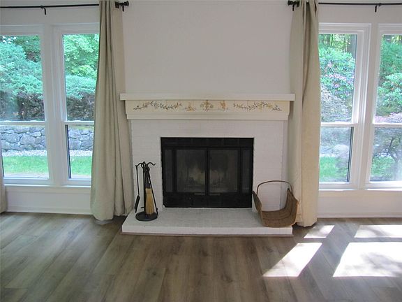 5th image of 966A Heritage Hls