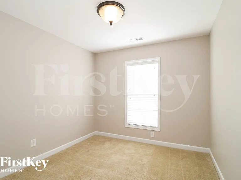 1647 Crestlawn Trl — Photo 10