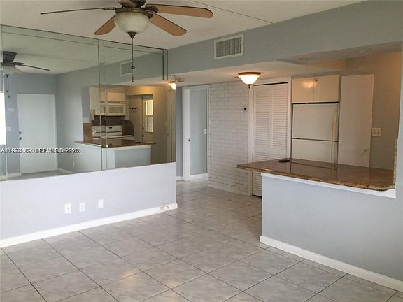 4th image of 901 S Surf Rd APT 402