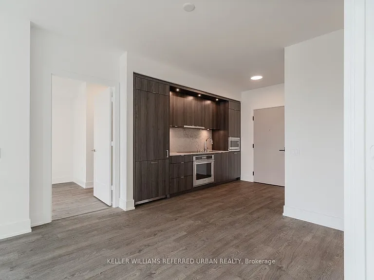 858 Dupont St #702 — Photo 8