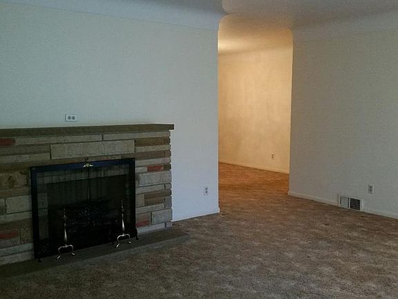 3rd image of 5371 W Mill Dr