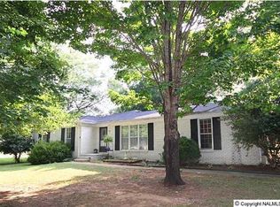 6103 Springlake Dr, Huntsville, AL 35811