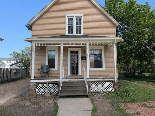 1057 S Pearl St, Galesburg, IL 61401