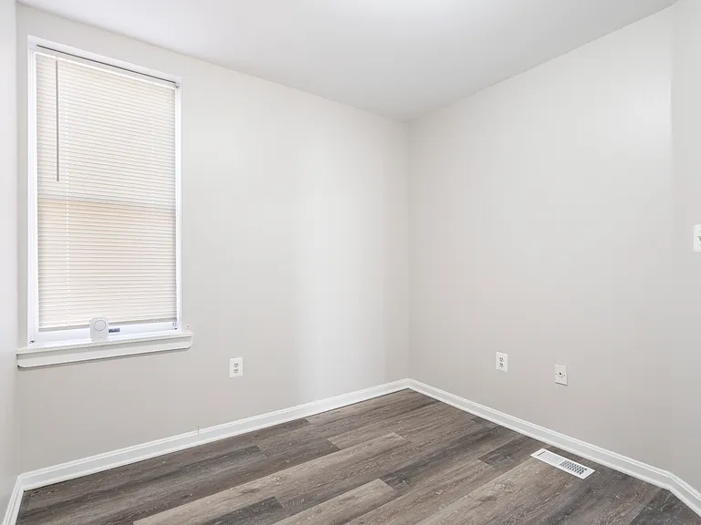 1512 E Lafayette Ave — Photo 13