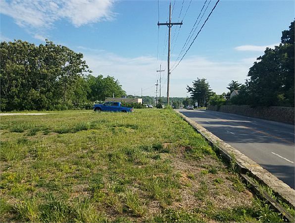 2nd image of 5452 Antioch Rd