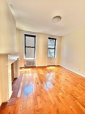 1st image of 122 Macdougal St APT 16