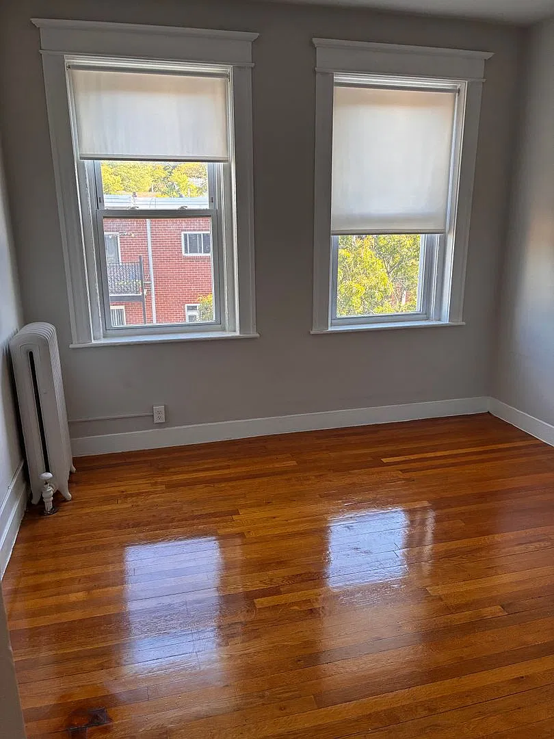 60 Woodstock Ave — Photo 4