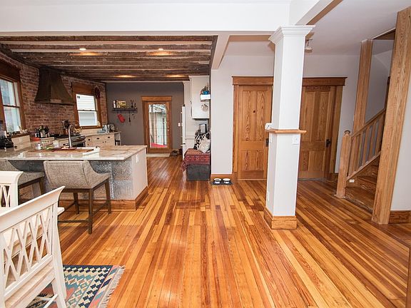 2nd image of 3316 Woodford Rd