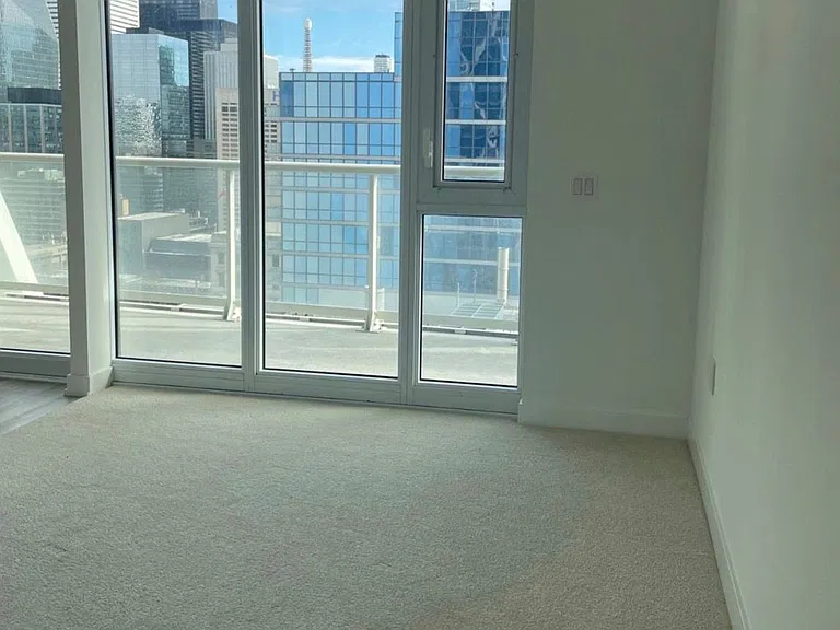 230 Simcoe St #2117 — Photo 6