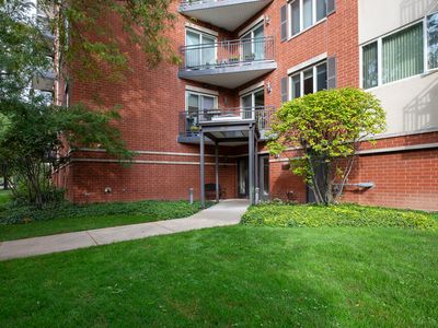 (Undisclosed Address), Evanston, IL, 60201