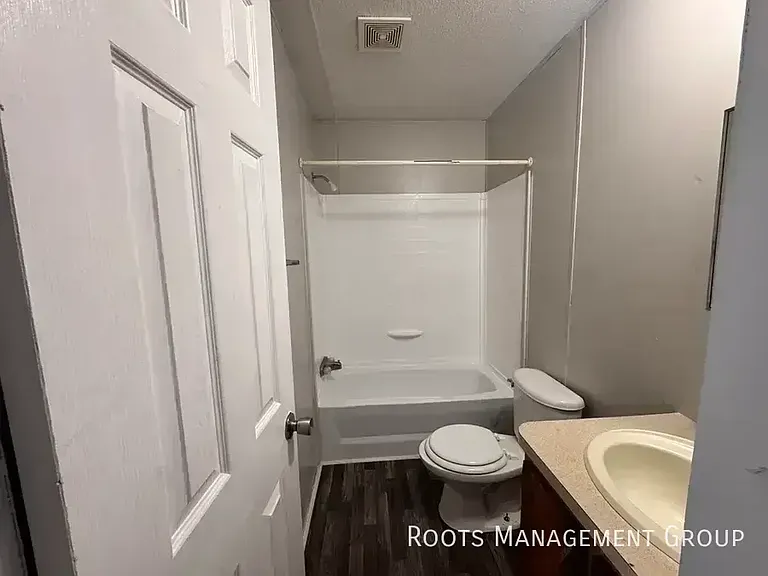5134 Thompson Dr #107 — Photo 5