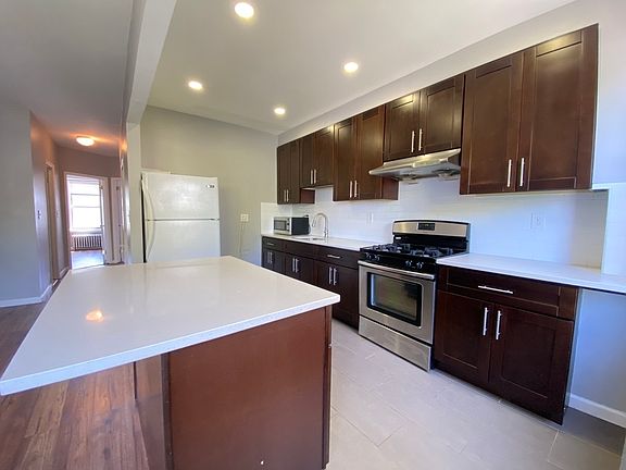 3rd image of 20-38 29th St #2