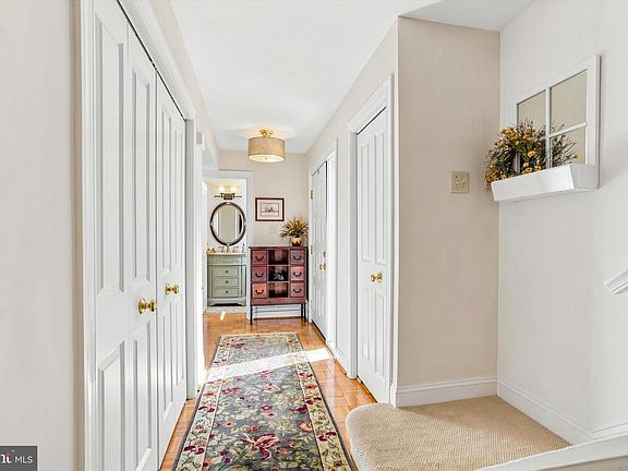 4th image of 11 Eagleview Dr #11