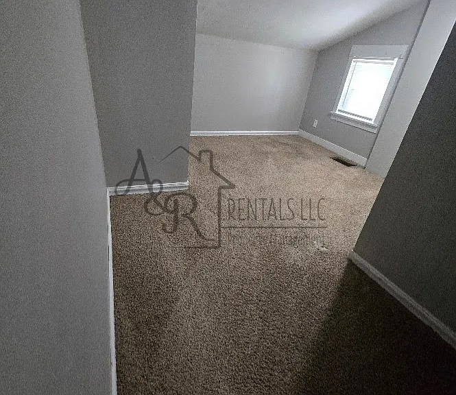 408 W 4th St — Photo 7