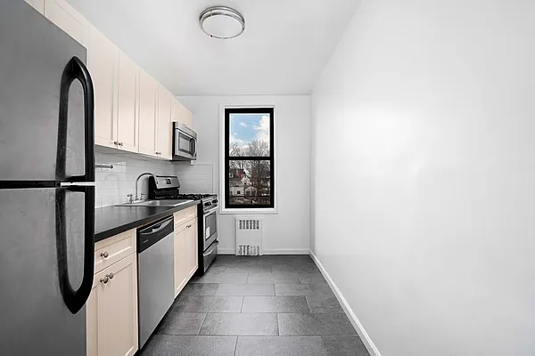 Rented by Waldstar Real Estate LLC | media 15