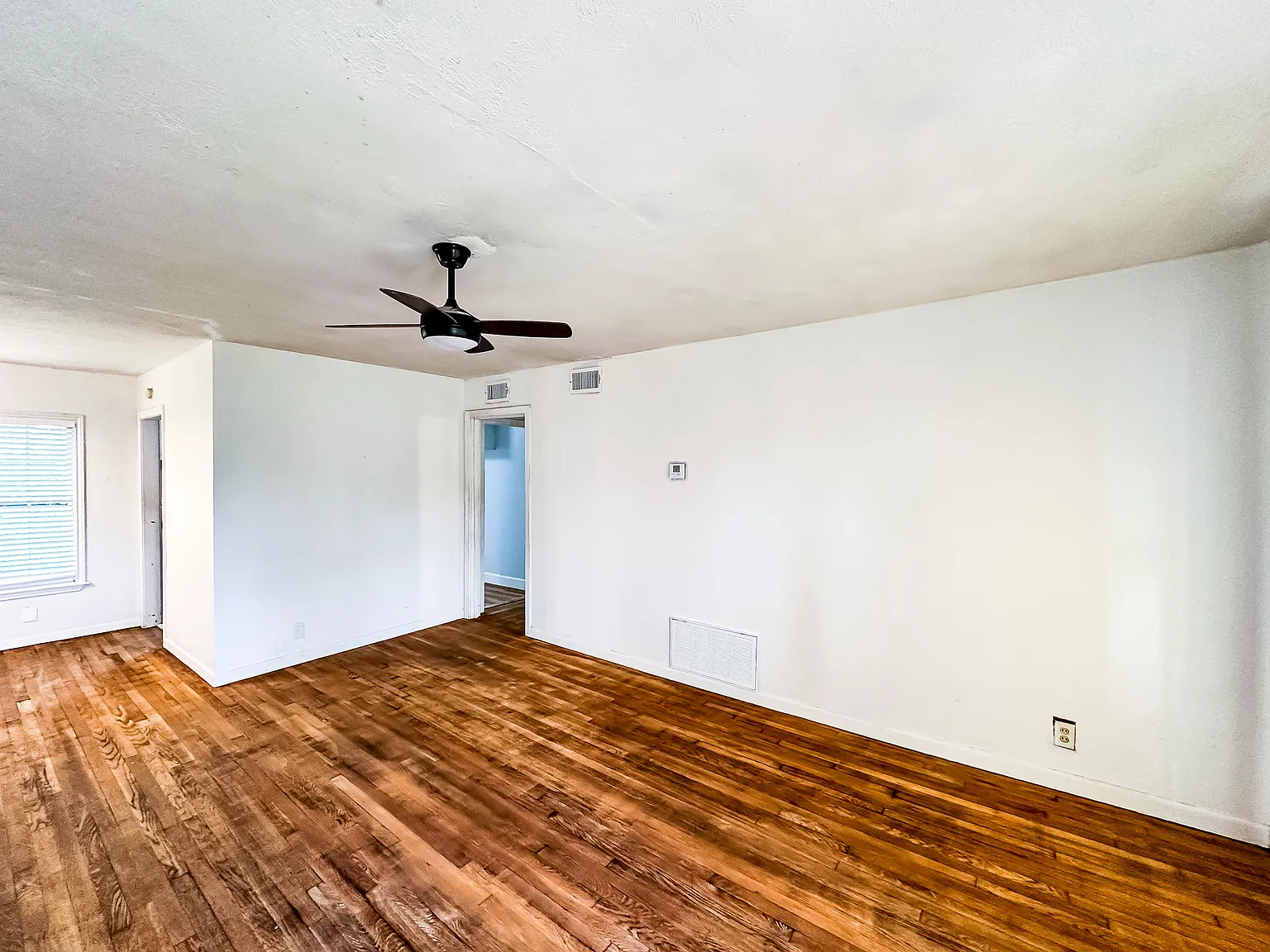 2 bed, 996 sqft, $1,395 — Photo 2
