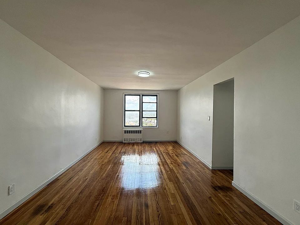 1st image of 14943 35th Ave APT 6J