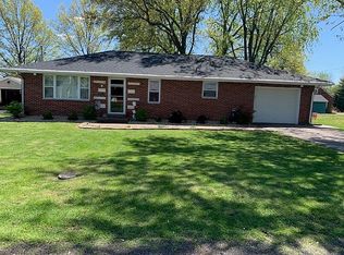 8 E Adams St, Millstadt, IL 62260