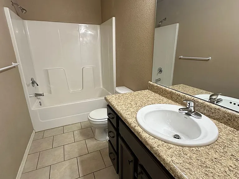 1024 E Caravan St — Photo 17