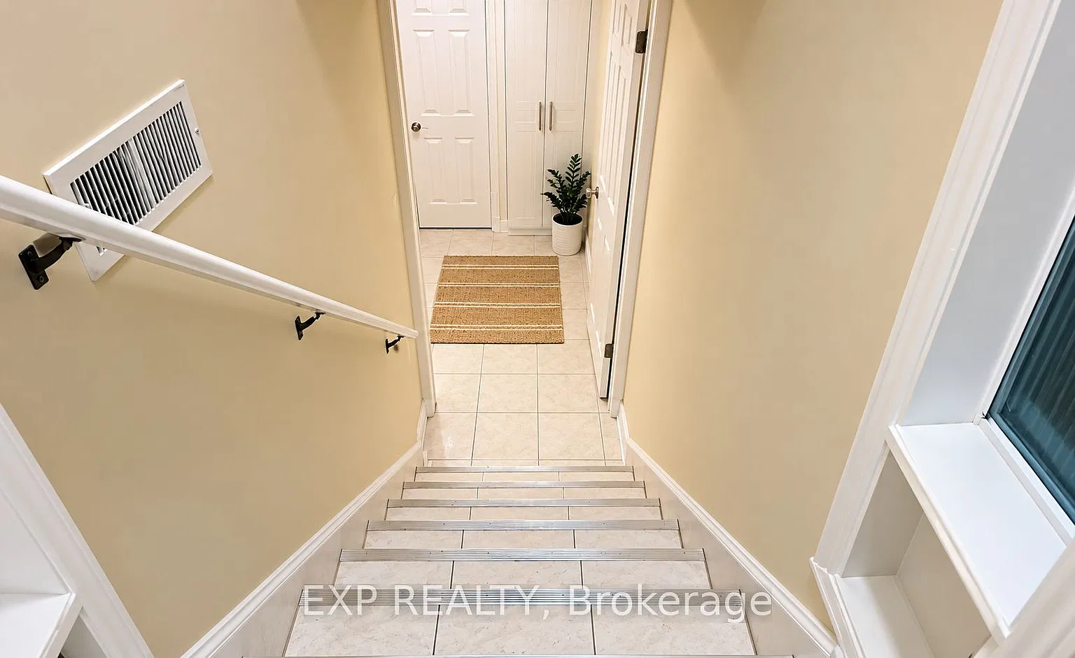 3 bed, $1,649 — Photo 3