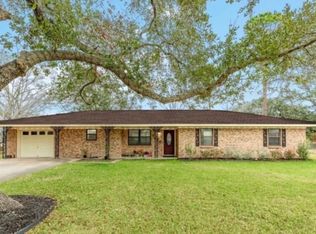 1420 Camellia Dr, Sweeny, TX 77480