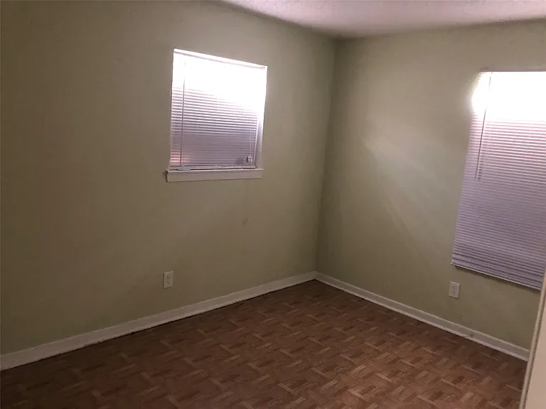 4223 Rockingham St — Photo 6