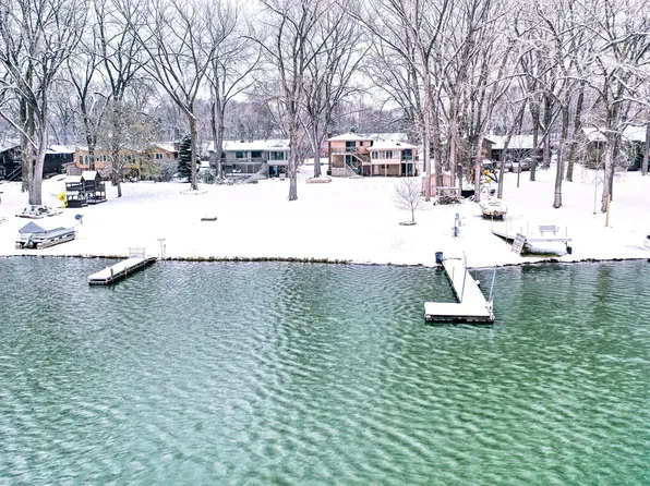 1114 Pike Lake Cir, New Brighton, MN 55112