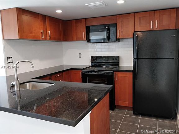 3rd image of 17320 NW 67th Pl #J-7