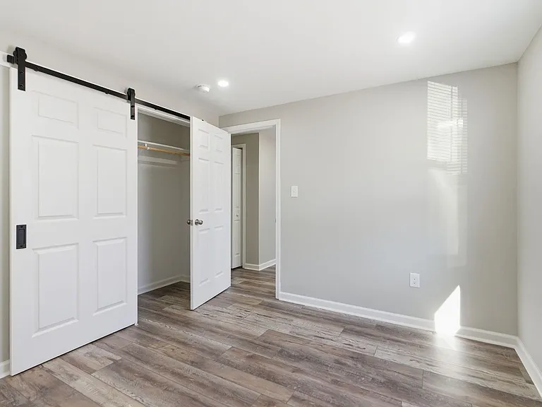 413 Price Ave — Photo 14