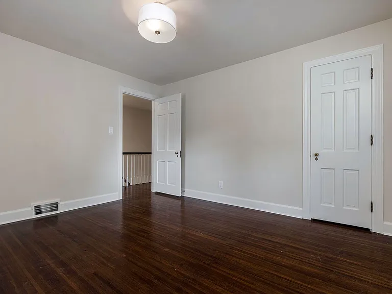 1819 Fleming Rd — Photo 9