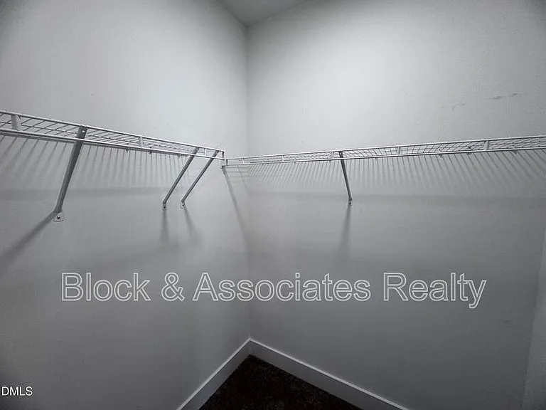 440 Douglas Falls Dr — Photo 12
