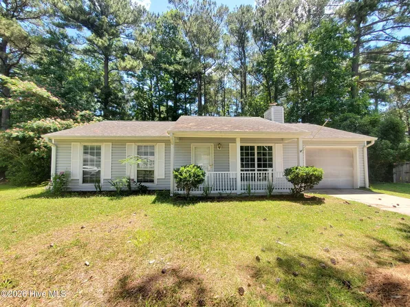 204 Rockledge Court, Jacksonville, NC 28546