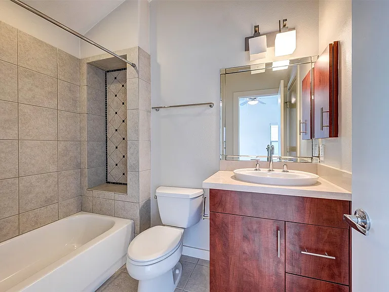1729 Reinerman St — Photo 23