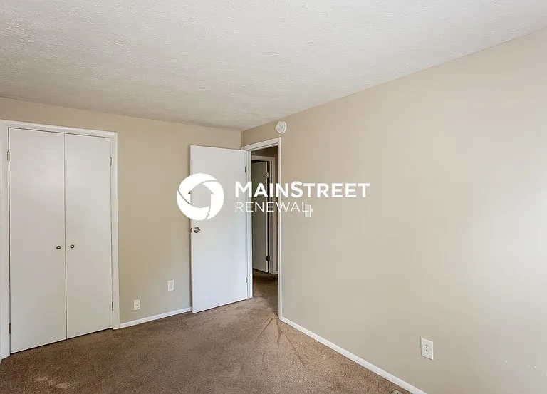 922 Waring Dr W — Photo 10