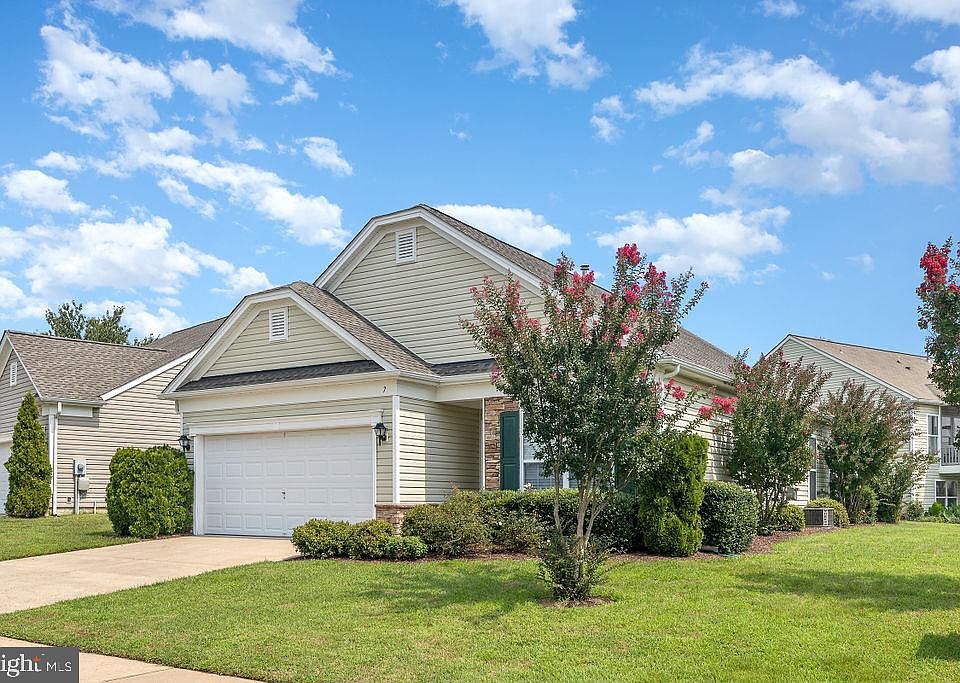 1st image of 7 Buchanan Dr