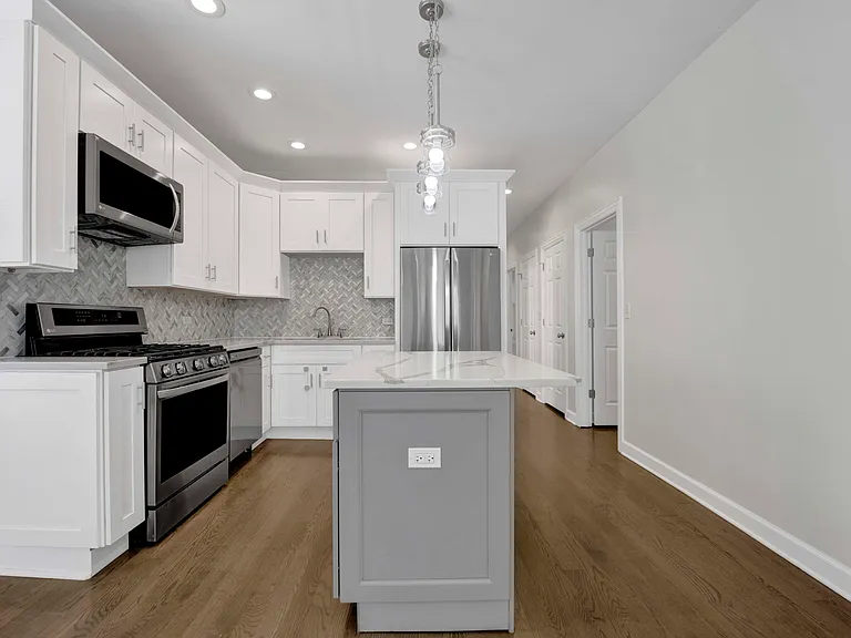 1821 N Tripp Ave #2 — Photo 4