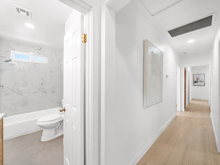 2035 Las Colinas Ave — Photo 26