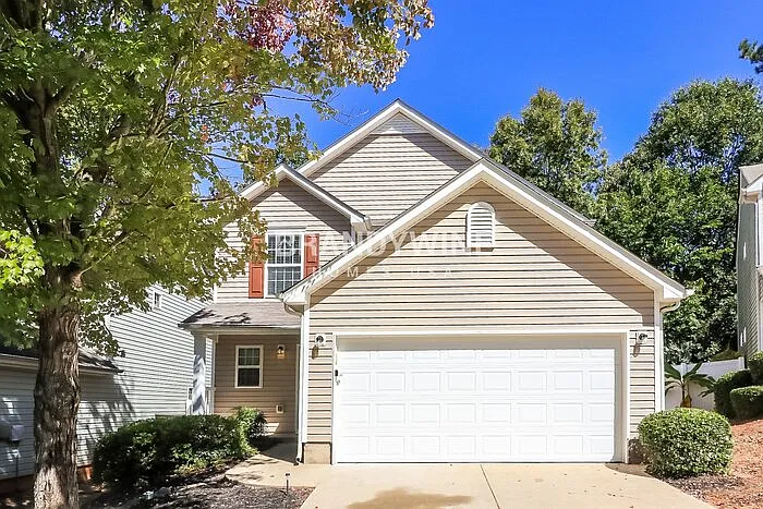 273 Topaz Dr — Photo 2
